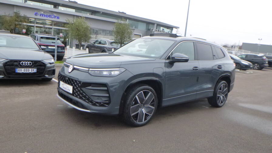 Mandataire Automobile neuf, recherche de Volkswagen Tayron-ehybrid-272-dsg6-5pl-r-line-plus-toit-pano-plus-ja20 - E-Motors