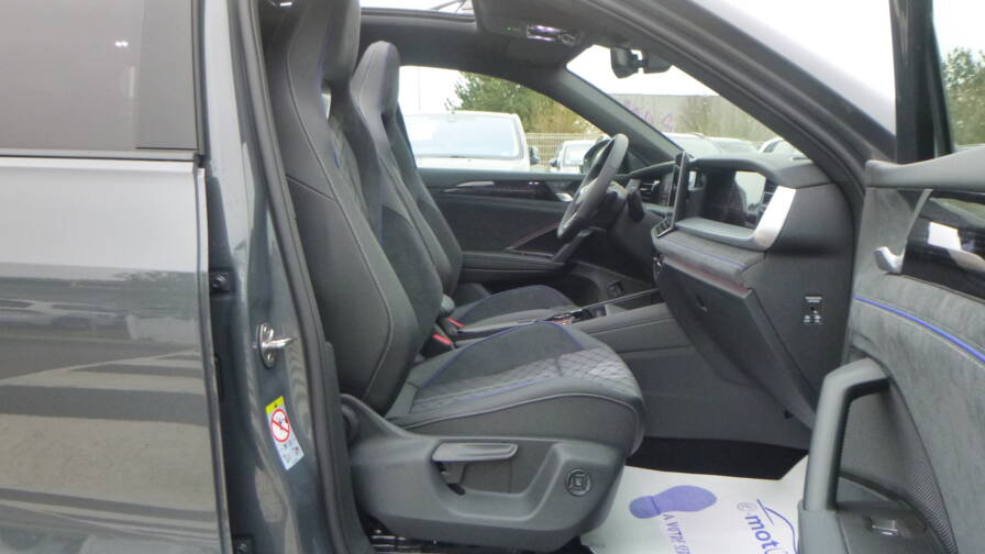 Mandataire Automobile neuf, recherche de Volkswagen Tayron-ehybrid-272-dsg6-5pl-r-line-plus-toit-pano-plus-ja20 - E-Motors