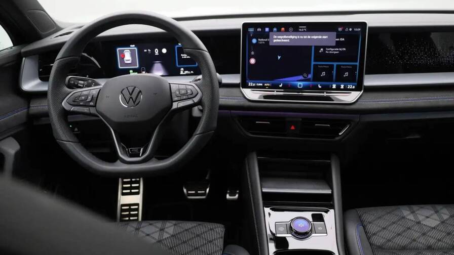 Mandataire Automobile neuf, recherche de Volkswagen Tayron-ehybrid-272-dsg6-5pl-r-line-plus-toit-pano-plus-ja20 - E-Motors