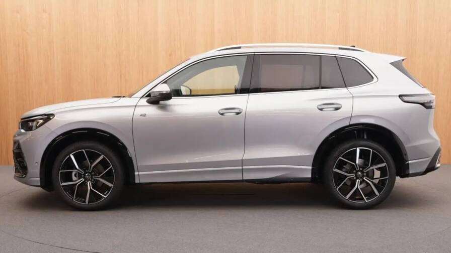 Mandataire Automobile neuf, recherche de Volkswagen Tiguan-tdi-150-dsg7-r-line-plus-pack-iq-drive-premium-plus-toit-ouvrant-panoramique-plus-jantes-20-leeds - E-Motors