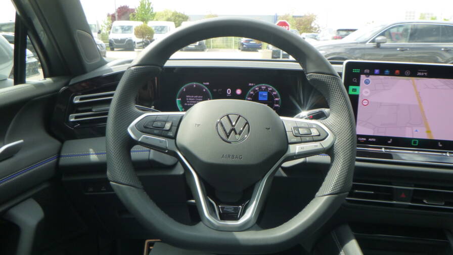 Mandataire Automobile neuf, recherche de Volkswagen Tiguan-tdi-150-dsg7-r-line-toit-pano-pack-hiver-360-acc-keyless-hml - E-Motors