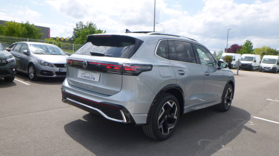 Mandataire Automobile neuf, recherche de Volkswagen Tiguan-tdi-150-dsg7-r-line-toit-pano-pack-hiver-360-acc-keyless-hml - E-Motors