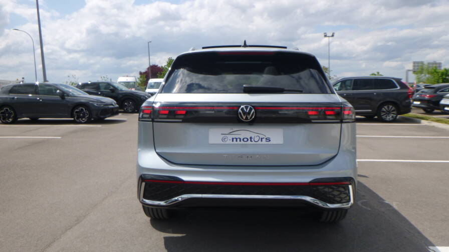 Mandataire Automobile neuf, recherche de Volkswagen Tiguan-tdi-150-dsg7-r-line-toit-pano-pack-hiver-360-acc-keyless-hml - E-Motors