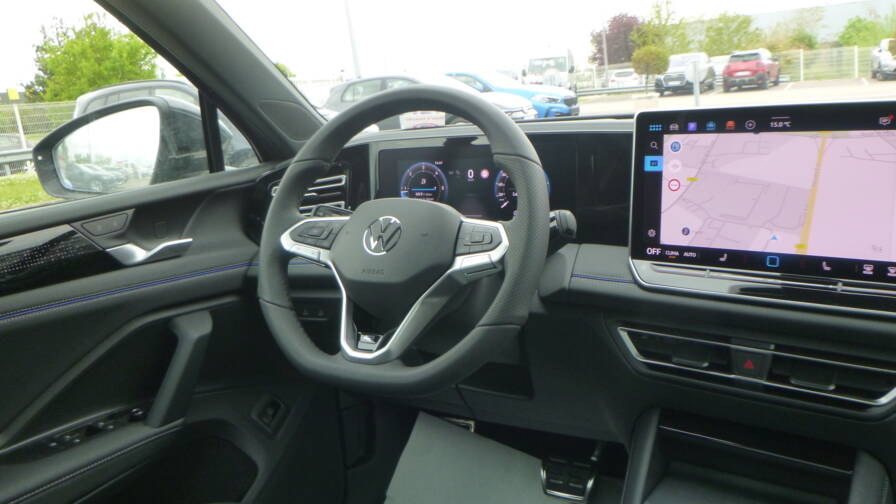 Mandataire Automobile neuf, recherche de Volkswagen Tiguan-2-0-tdi-150ch-dsg7-r-line-plus-matrix-led-plus-iq-drive-plus-alarme-plus-toit-vitr - E-Motors