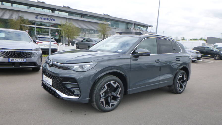 Mandataire Automobile neuf, recherche de Volkswagen Tiguan-2-0-tdi-150ch-dsg7-r-line-plus-matrix-led-plus-iq-drive-plus-alarme-plus-toit-vitr - E-Motors