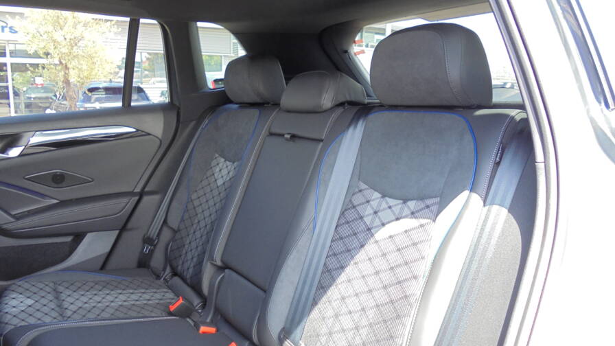 Mandataire Automobile neuf, recherche de Volkswagen Tiguan-2-0-tdi-150ch-dsg7-r-line-plus-matrix-led-plus-iq-drive-plus-alarme - E-Motors