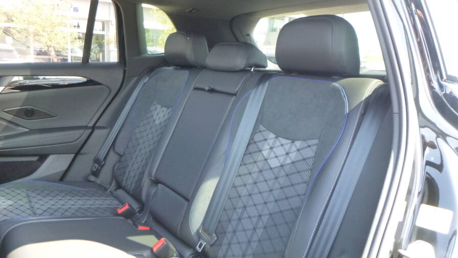 Mandataire Automobile neuf, recherche de Volkswagen Tiguan-2-0-tdi-150ch-dsg7-r-line-plus-matrix-led-plus-iq-drive-plus-alarme-plus-toit-vitr - E-Motors