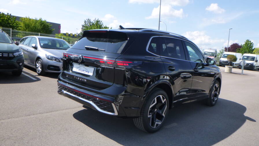 Mandataire Automobile neuf, recherche de Volkswagen Tiguan-2-0-tdi-150ch-dsg7-r-line-plus-matrix-led-plus-iq-drive-plus-alarme-plus-toit-vitr - E-Motors