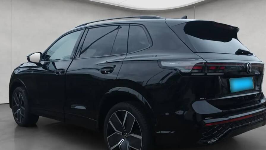 Mandataire Automobile neuf, recherche de Volkswagen Tiguan-tdi-150-dsg7-r-line-plus-pack-iq-drive-premium-plus-toit-ouvrant-panoramique-plus-jantes-20-leeds - E-Motors