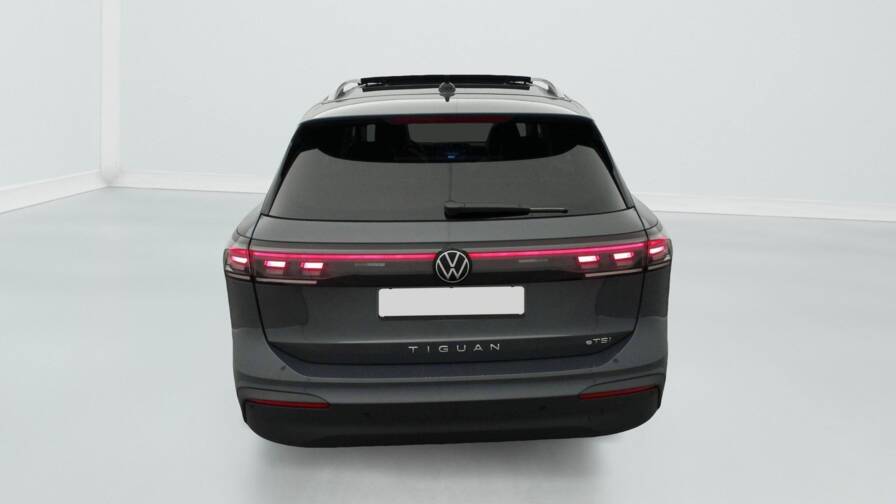 Mandataire Automobile neuf, recherche de Volkswagen Tiguan-nouveau-1-5-etsi-150cv-dsg7-life-plus - E-Motors