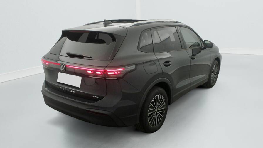 Mandataire Automobile neuf, recherche de Volkswagen Tiguan-nouveau-1-5-etsi-150cv-dsg7-life-plus - E-Motors