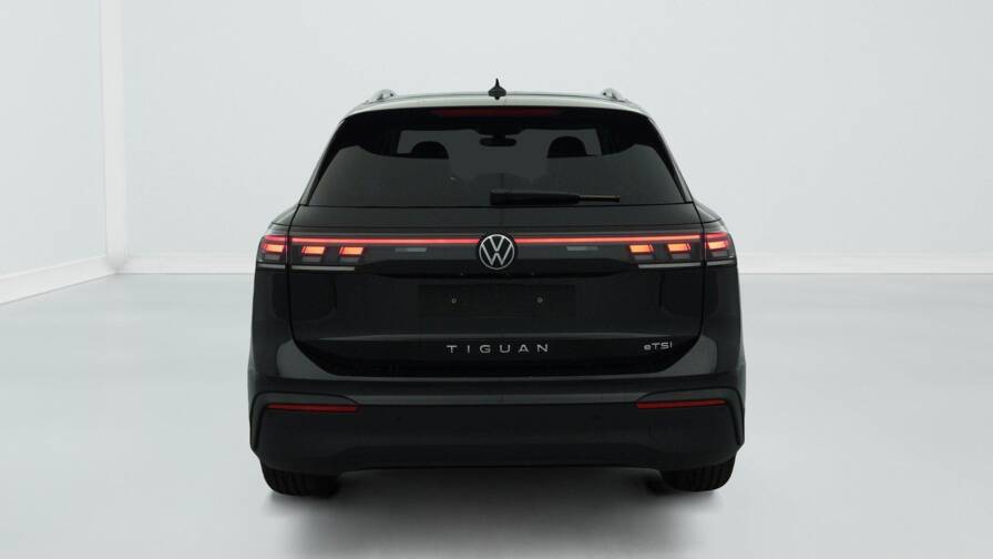 Mandataire Automobile neuf, recherche de Volkswagen Tiguan-nouveau-1-5-etsi-150cv-dsg7-life-plus - E-Motors