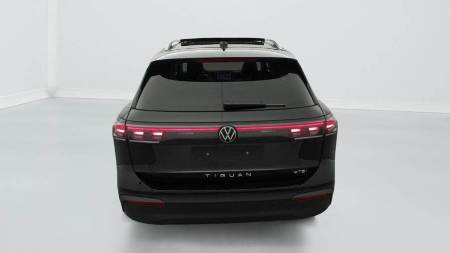 Mandataire Automobile neuf, recherche de Volkswagen Tiguan-nouveau-1-5-etsi-150cv-dsg7-life-plus - E-Motors