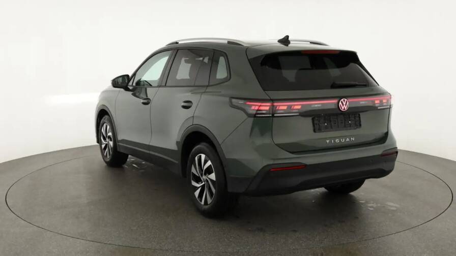 Mandataire Automobile neuf, recherche de Volkswagen Tiguan-tdi-150-dsg7-life-plus-toit-pano-ouvrant-plus-pack-confort-hiver-plus-pack-iq-drive - E-Motors