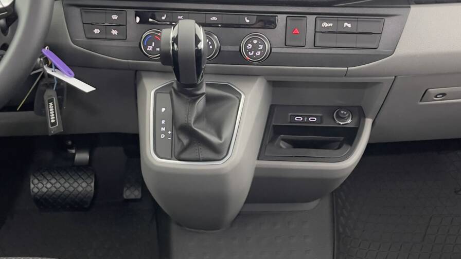 Mandataire Automobile occasion, recherche de Volkswagen Transporter-6-1-procab-l1-2-0-tdi-150ch-business-plus-dsg7 - E-Motors