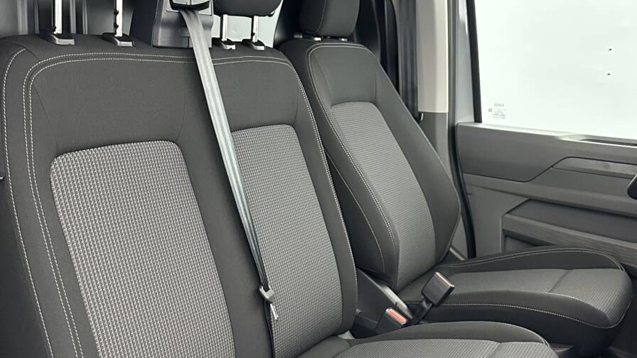 Mandataire Automobile utilitaire, recherche de Volkswagen Transporter-t7-van-l1-2-0-tdi-150ch-business-bva8 - E-Motors