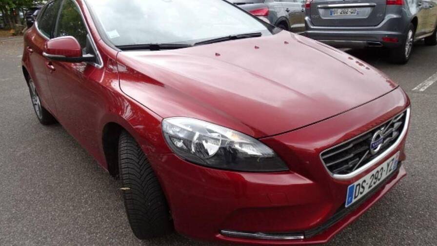 Avis-mandataire-auto-Emotors-Volvo-V40-Momentum-d3-150-plus-gps.