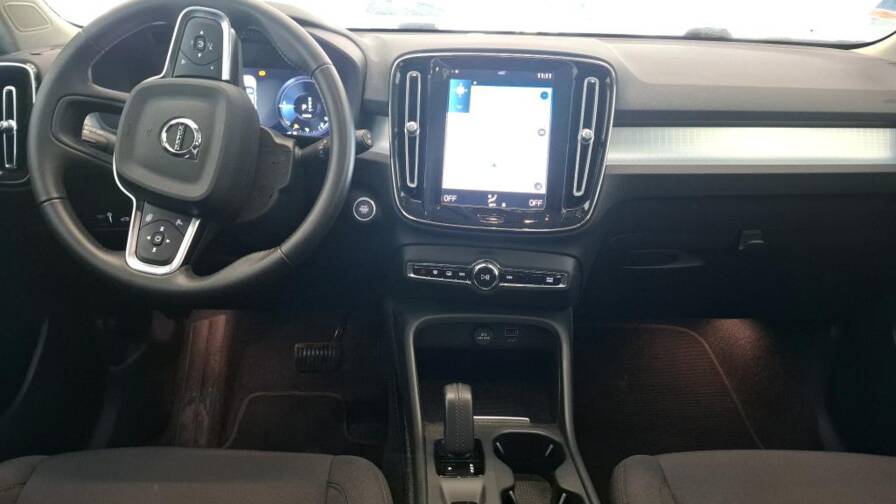 Mandataire Automobile occasion, recherche de Volvo Xc40-t5-twin-engine-180-plus-82-dct7-momentum-plus-pack-stationnement - E-Motors