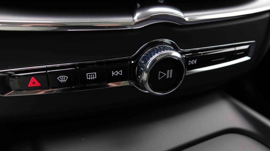 Mandataire Automobile neuf, recherche de Volvo Xc60-2-0-t6-phev-awd - E-Motors