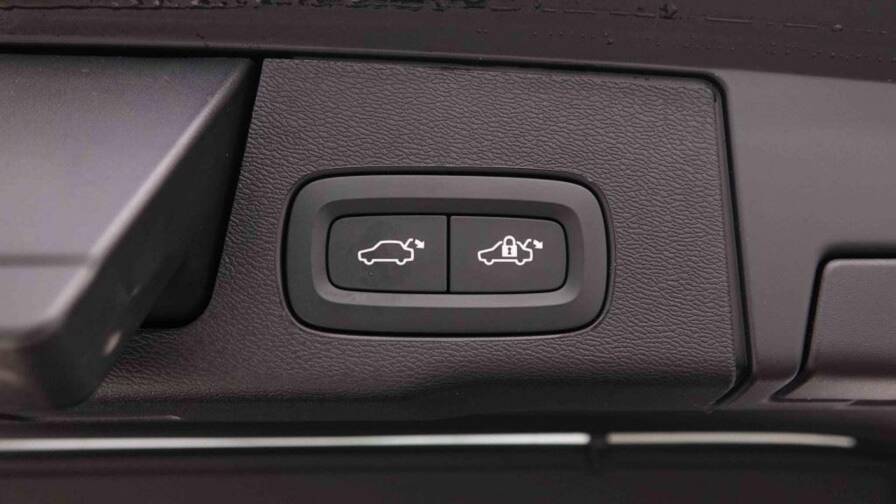 Mandataire Automobile neuf, recherche de Volvo Xc60-2-0-t6-phev-awd - E-Motors