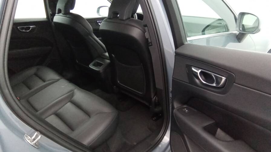 Mandataire Automobile occasion, recherche de Volvo Xc60-b4-197-geartronic-8-momentum-plus-pack-intellisafe-pro - E-Motors