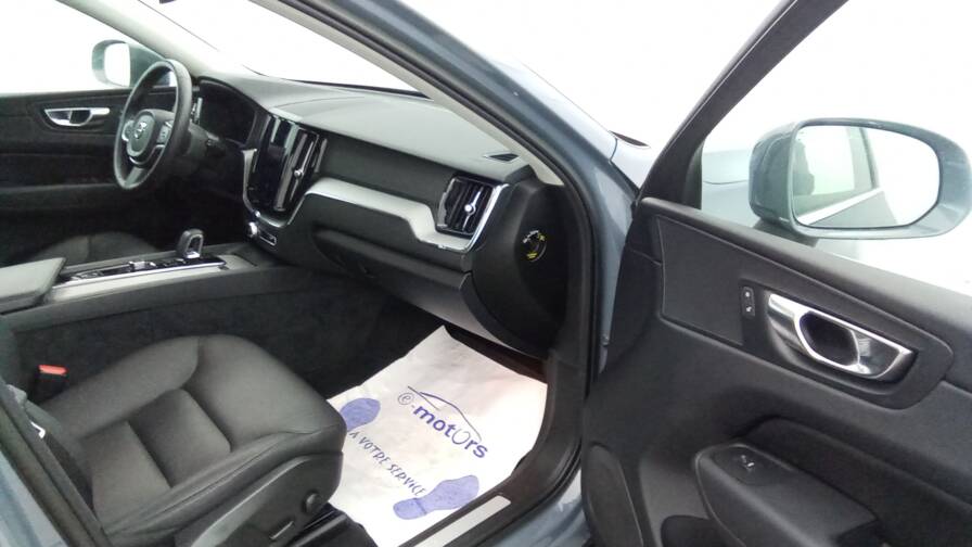 Mandataire Automobile occasion, recherche de Volvo Xc60-b4-197-geartronic-8-momentum-plus-pack-intellisafe-pro - E-Motors