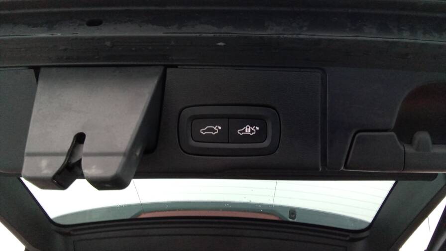 Mandataire Automobile occasion, recherche de Volvo Xc60-b4-197-geartronic-8-momentum-plus-pack-intellisafe-pro - E-Motors