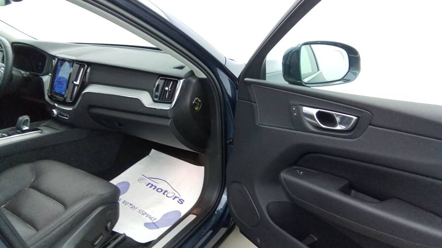 Mandataire Automobile occasion, recherche de Volvo Xc60-t6-recharge-awd-253-plus-87-geartronic-8-start-plus-cuir-plus-toit - E-Motors