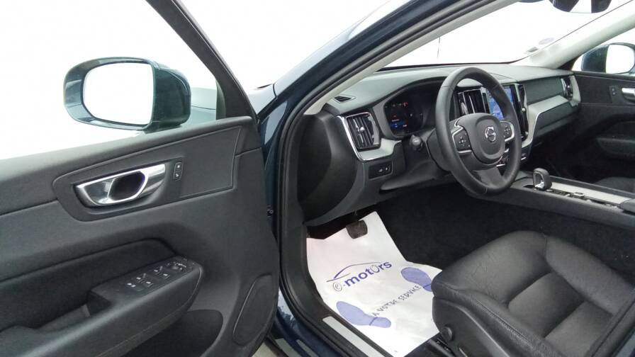 Mandataire Automobile occasion, recherche de Volvo Xc60-t6-recharge-awd-253-plus-87-geartronic-8-start-plus-cuir-plus-toit - E-Motors