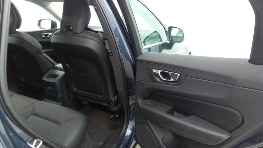 Mandataire Automobile occasion, recherche de Volvo Xc60-t6-recharge-awd-253-plus-87-geartronic-8-start-plus-cuir-plus-toit - E-Motors