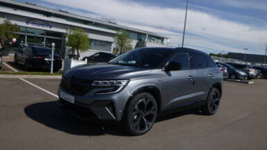 RENAULT AUSTRAL Austral E-Tech full hybrid 200 Iconic esprit Alpine