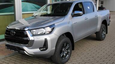 TOYOTA HILUX DOUBLE CABINE Hilux Double Cabine 4WD 2.4L 150 D-4D BVA Legende +Cuir +Attelage