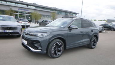 VOLKSWAGEN TIGUAN Tiguan TDI 150 DSG7 R-Line +Toit Pano +Pack Hiver +360° +ACC +Keyless +HML