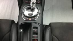 AUDI R8 R8 Spyder V10 5.2 FSI 525 Quattro R-Tronic2 portes VP Essence sans plomb082010 - 092012