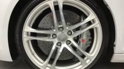 AUDI R8 R8 Spyder V10 5.2 FSI 525 Quattro R-Tronic2 portes VP Essence sans plomb082010 - 092012