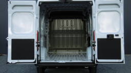 CITROEN JUMPER JUMPER FOURGON TOLE 35 L2H2 140 S&S BVM6 4 portes VUL Diesel112023 - En cours