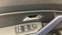 DACIA DUSTER Duster Hybrid 140 Journey5 portes VP Essence Courant électrique032024 - En cours