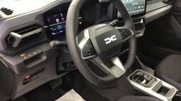 DACIA DUSTER Duster Hybrid 140 Journey5 portes VP Essence Courant électrique032024 - En cours