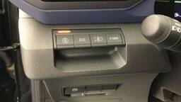 DACIA DUSTER Duster Hybrid 140 Journey5 portes VP Essence Courant électrique032024 - En cours