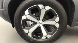 DACIA DUSTER Duster Mild Hybrid 130 4x4 Extreme5 portes VP Essence sans plomb042025