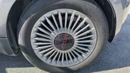 FIAT 500 III 500 III E 95 ch (red)