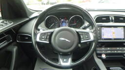 JAGUAR F-PACE F-Pace 2.0 D - 180 ch  AWD BVA8 - R-Sport