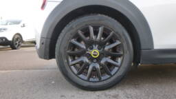 MINI HATCH 3 PORTES ELECTRIC F56 BEV LCI Hatch 3 Portes Cooper SE 184 ch - Edition Camden +Toit