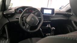 PEUGEOT 2008 2008 PureTech 130 S&S Allure +Navigation