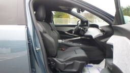 PEUGEOT 3008 3008 Hybrid 145 e-DCS6 Allure +Pack Panoramic Navigation