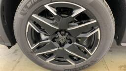 PEUGEOT 3008 3008 Hybrid 145 e-DCS6 GT
