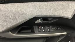 PEUGEOT 3008 3008 Hybrid 145 e-DCS6 Business5 portes VP Essence sans plomb072025