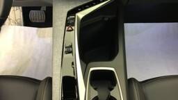 PEUGEOT 3008 3008 Hybrid 145 e-DCS6 Business5 portes VP Essence sans plomb072025