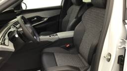 PEUGEOT 3008 3008 Hybrid 145 e-DCS6 Business5 portes VP Essence sans plomb072025