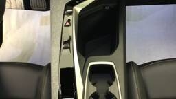 PEUGEOT 3008 3008 Hybrid 145 e-DCS6 Business5 portes VP Essence sans plomb072025